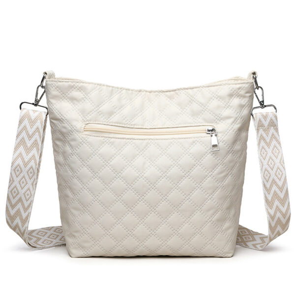 Fashion Quilted Shoulder Diamond Lattice Letter Label Large-capacity Crossbody Bag - Image 2