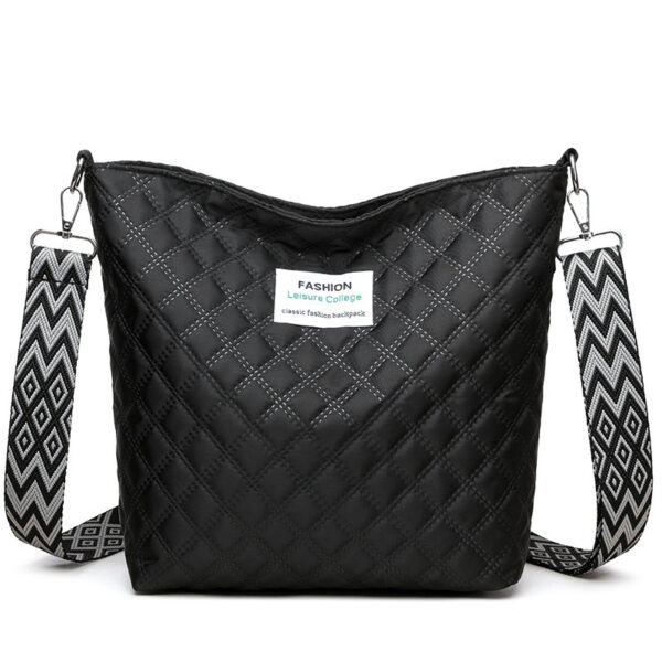 Fashion Quilted Shoulder Diamond Lattice Letter Label Large-capacity Crossbody Bag - Image 7