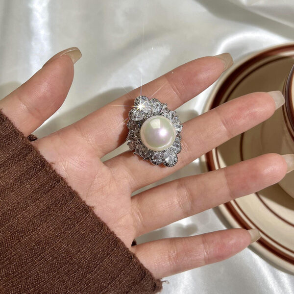 Women's European And American Luxury Pearl Ring - Image 5