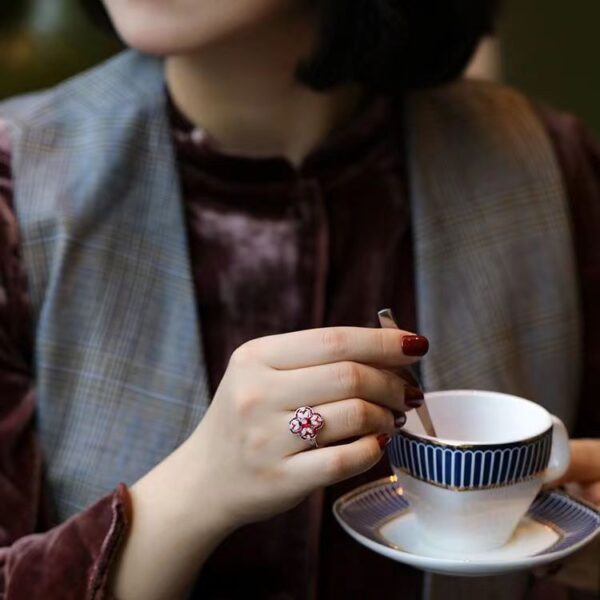Platinum Ring Pigeons-blood Ruby Ring Inlaid Diamond Ring - Image 4