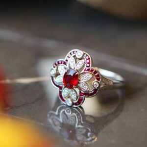 Platinum Ring Pigeons-blood Ruby Ring Inlaid Diamond Ring