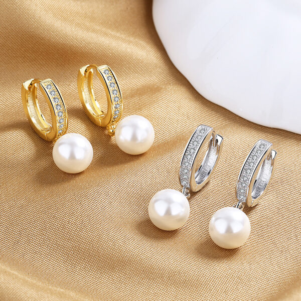 Women's Simple And Fresh Sweet Retro Eardrops