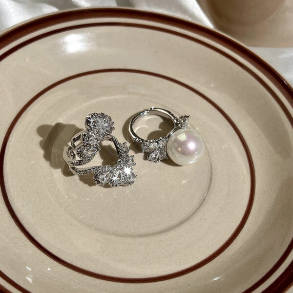 Women's European And American Luxury Pearl Ring - Image 4