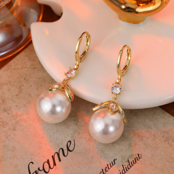 Jequirity Bean Ear Clip Temperament Wild Design Sense Earrings
